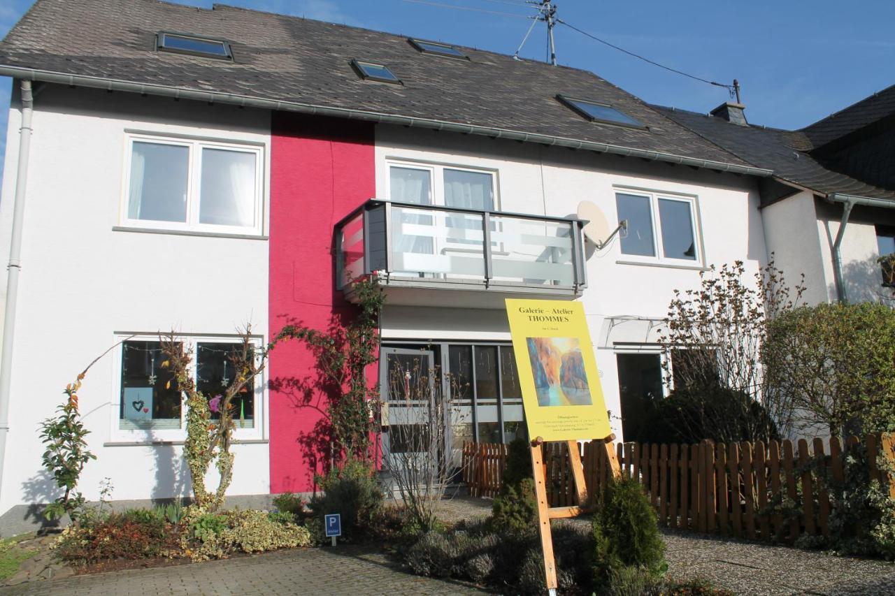 Ferienwohnung Im Galerie-Haus Urbar  ภายนอก รูปภาพ